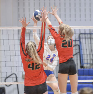 Morgantown knocks University out of postseason in 3 sets, secures state playoff berth